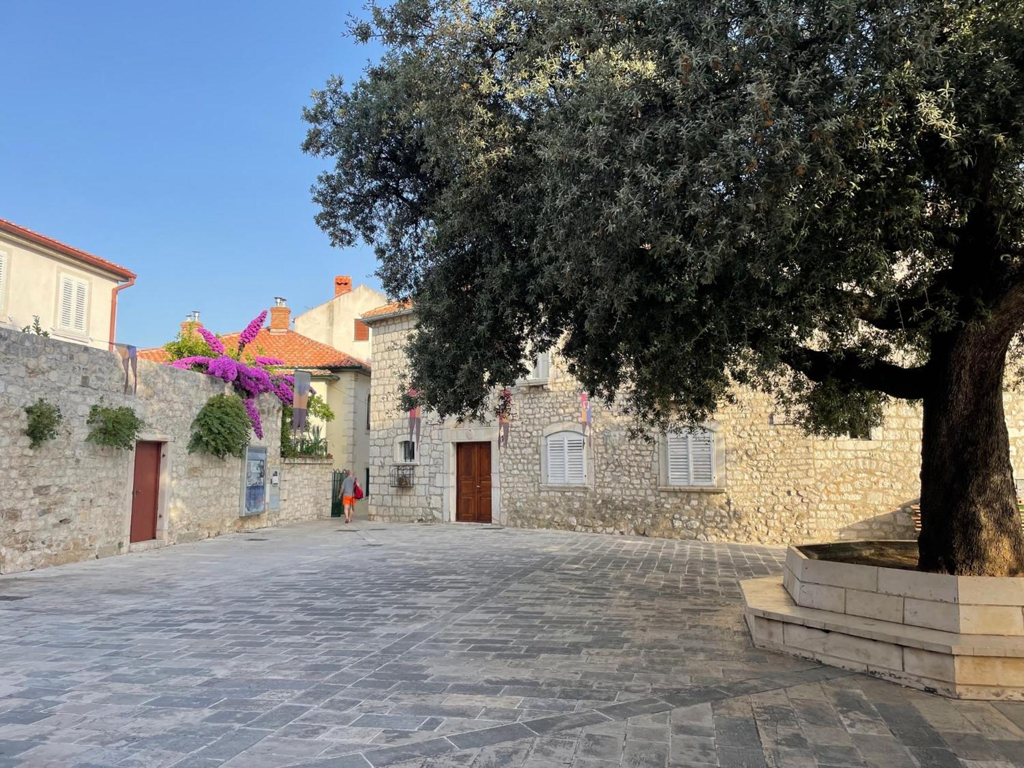 Charming Villa Rab Rab Town Exterior photo