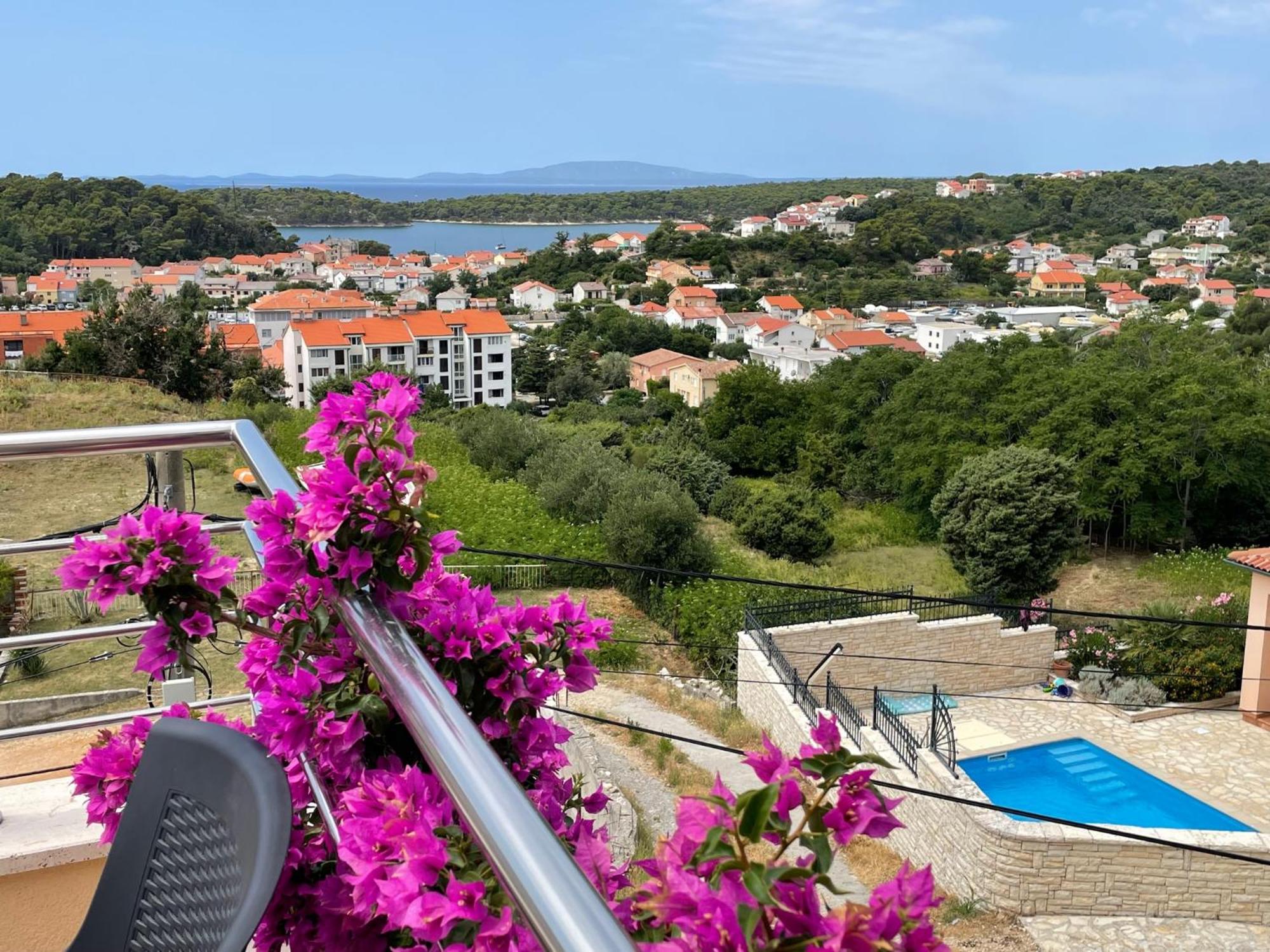 Charming Villa Rab Rab Town Exterior photo