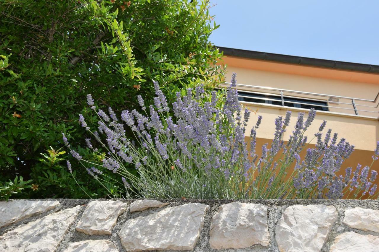 Charming Villa Rab Rab Town Exterior photo