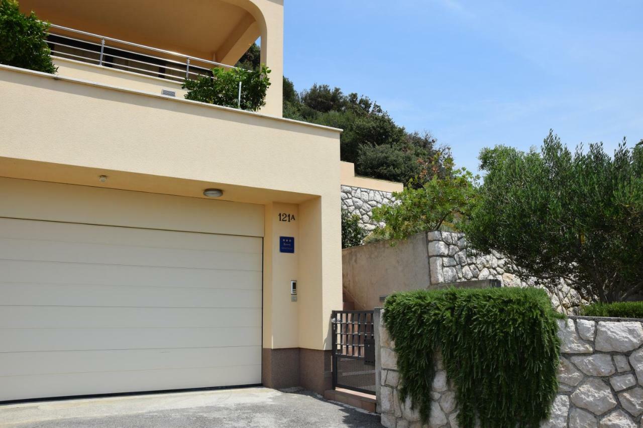 Charming Villa Rab Rab Town Exterior photo